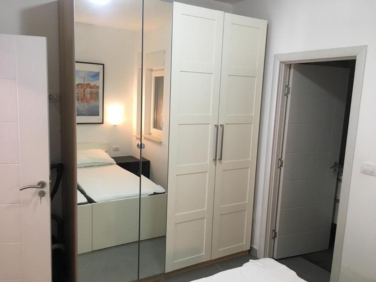 Apartment To Rent プーラ エクステリア 写真