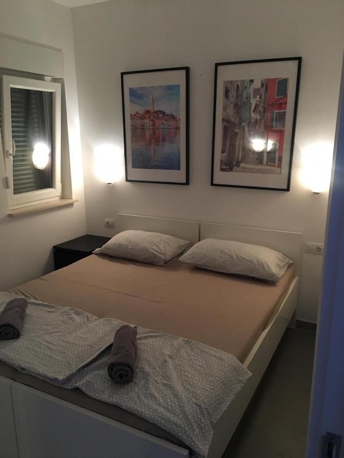 Apartment To Rent プーラ エクステリア 写真