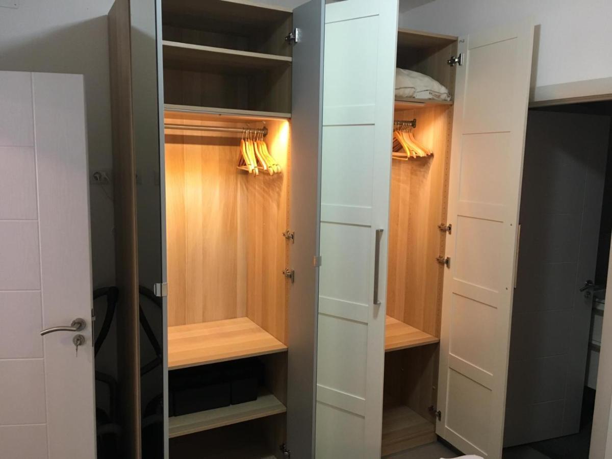 Apartment To Rent プーラ エクステリア 写真